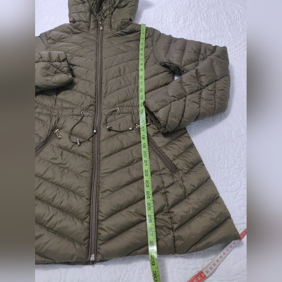 Gallery green down jacket. - Picture 8 of 12